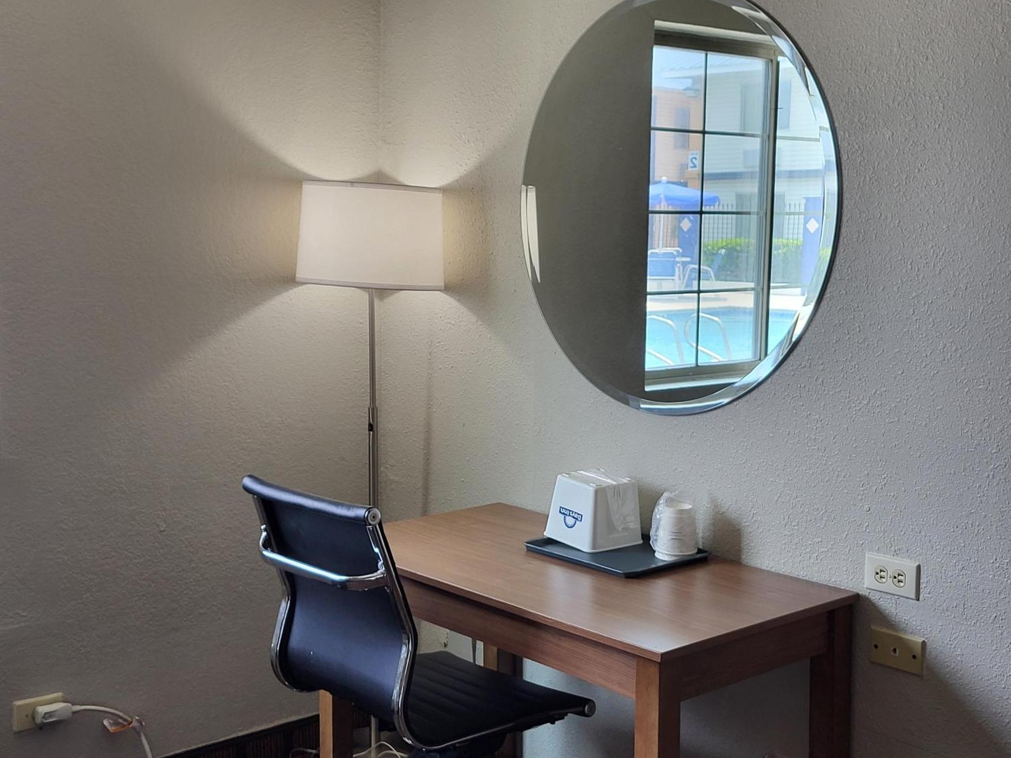 Days Inn & Suites By Wyndham Laredo Exteriér fotografie
